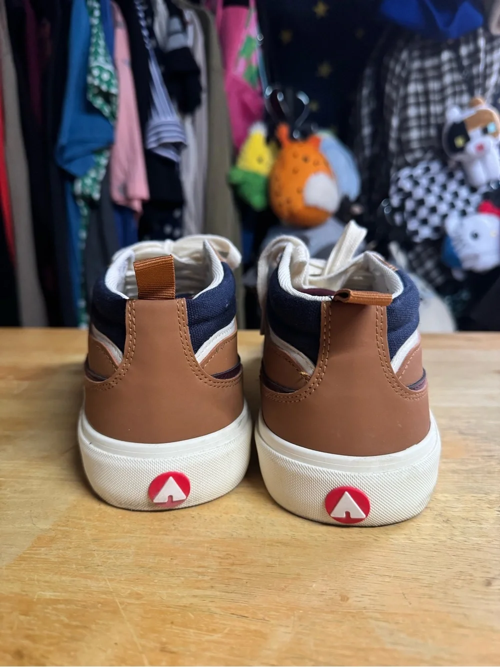 Casual Men's Navy and Brown Lace-Up Sneakers